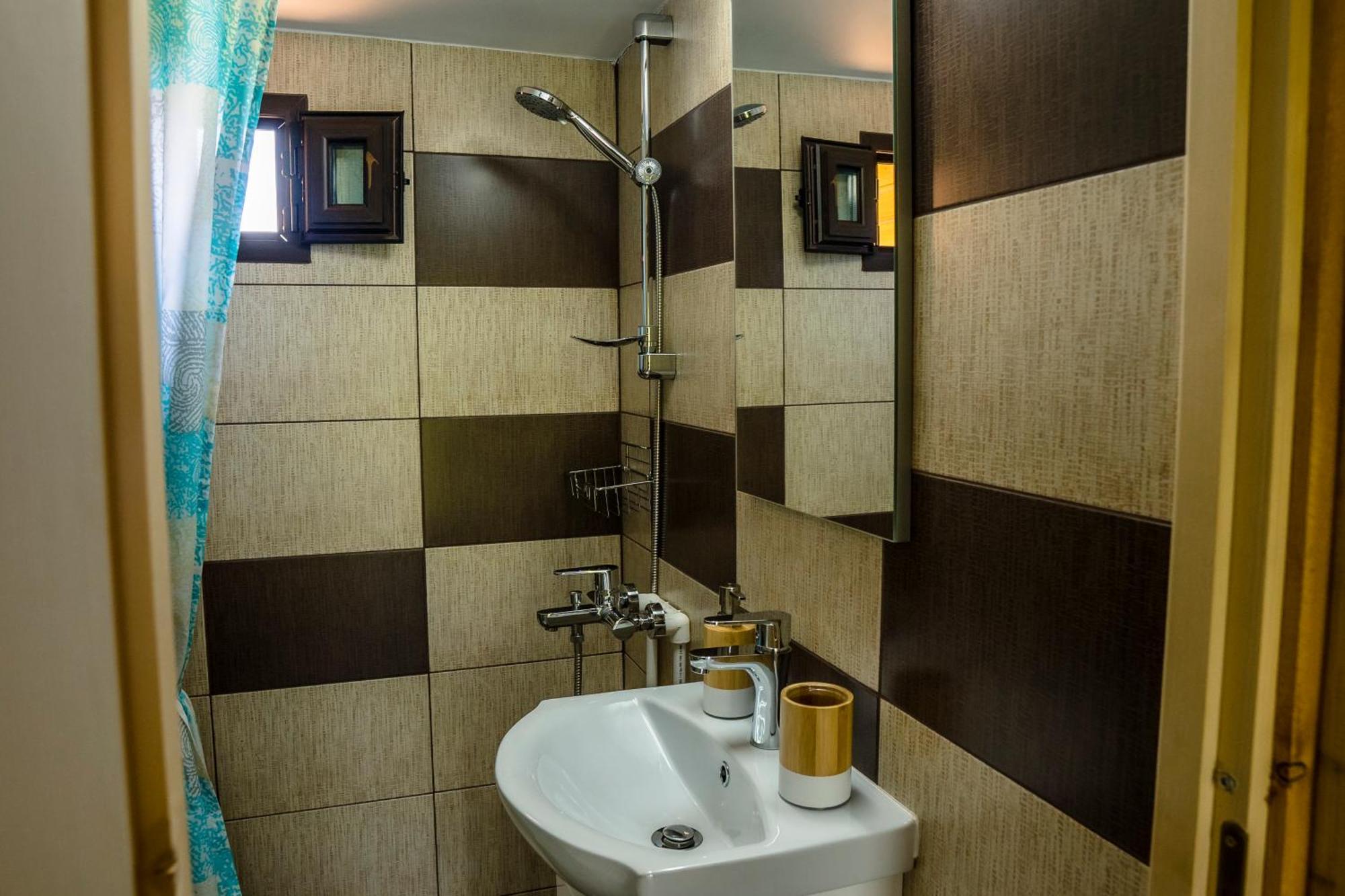 Отель Aquacool Crasna  Экстерьер фото